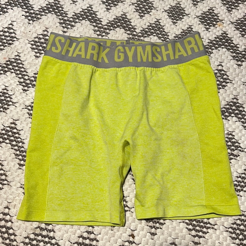 Butt lifting biker shirt